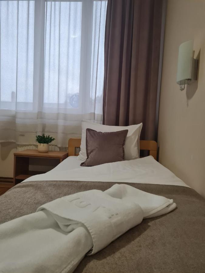 Garni Hotel Alma ピロト エクステリア 写真