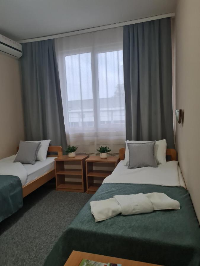 Garni Hotel Alma ピロト エクステリア 写真