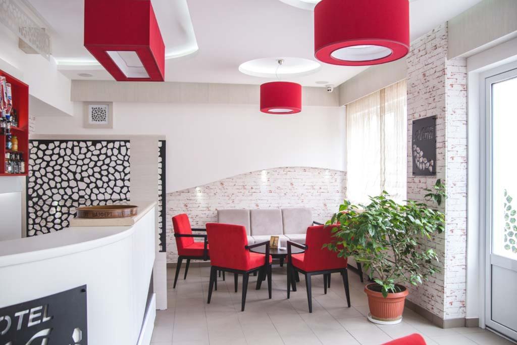 Garni Hotel Alma ピロト エクステリア 写真