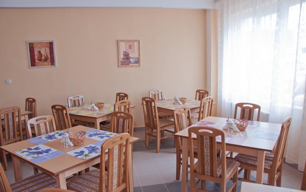 Garni Hotel Alma ピロト エクステリア 写真