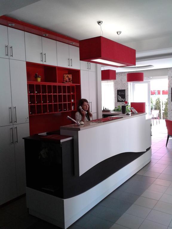 Garni Hotel Alma ピロト エクステリア 写真